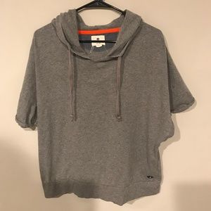 Sperry hooded short sleeve tee